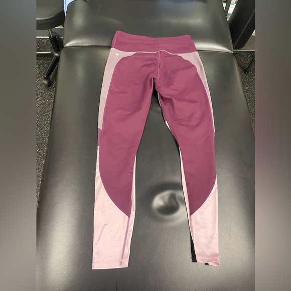Women’s Fabletics Leggings - Picture 2 of 3